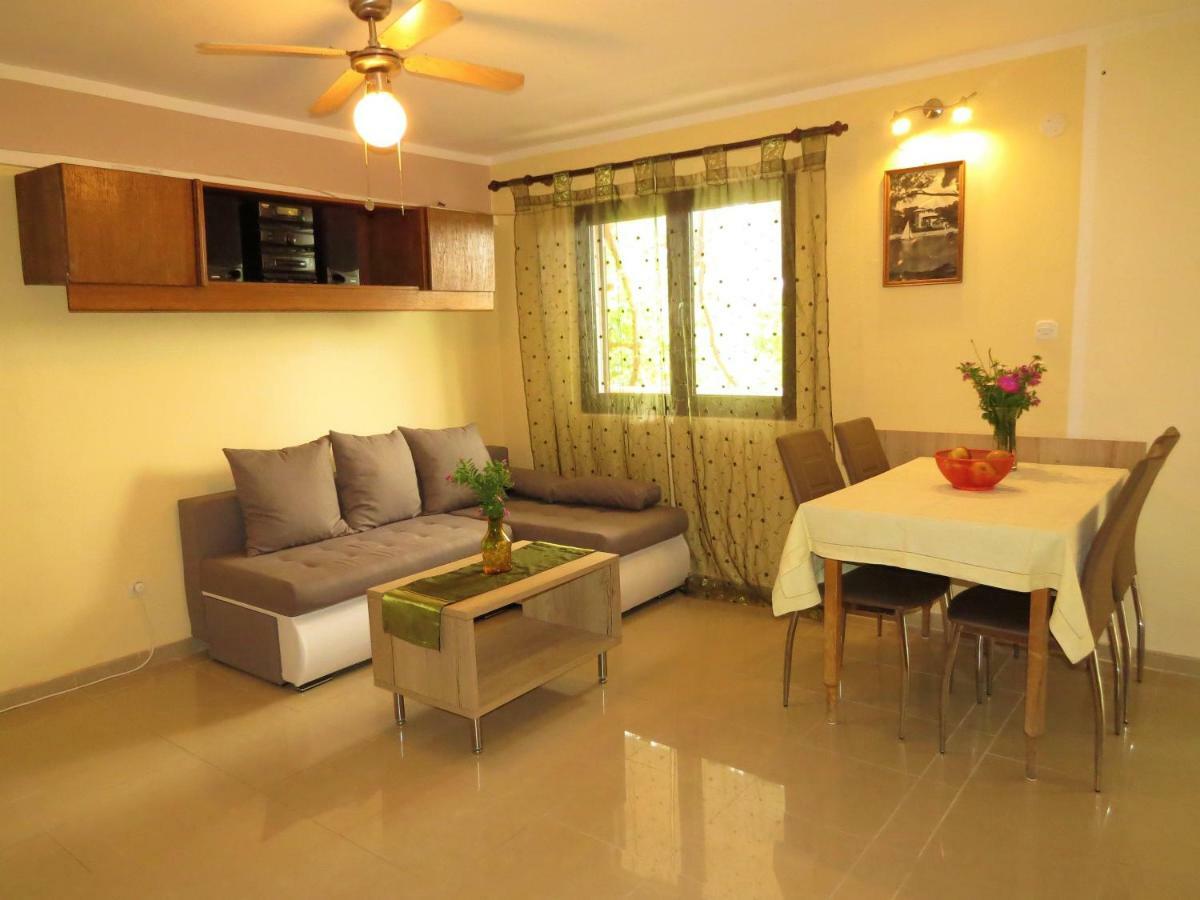 Great Apartment Mali Lošinj Esterno foto